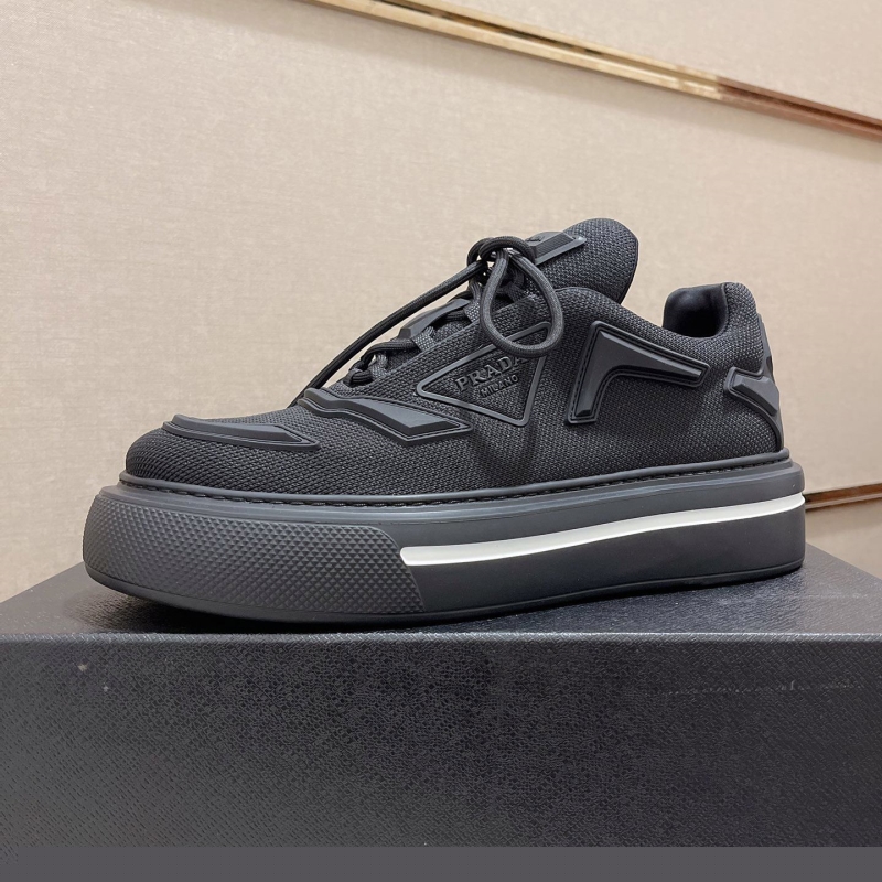 Pra*a casual shoes